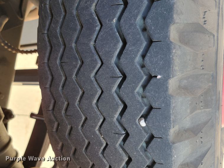 image for item JC9667 1990 Ford F800  fire truck