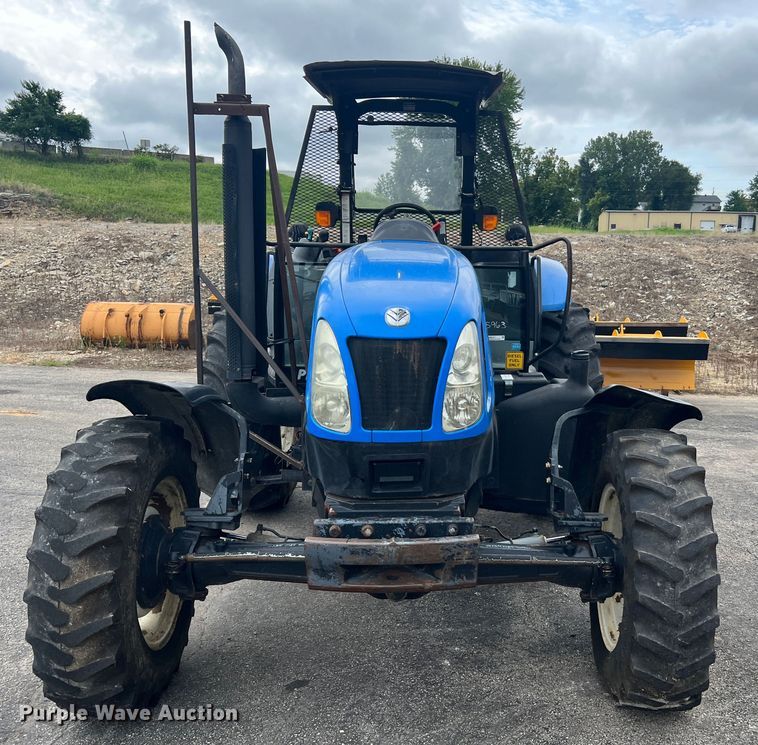 image for item JM9141 2005 New Holland TS115A  MFWD tractor