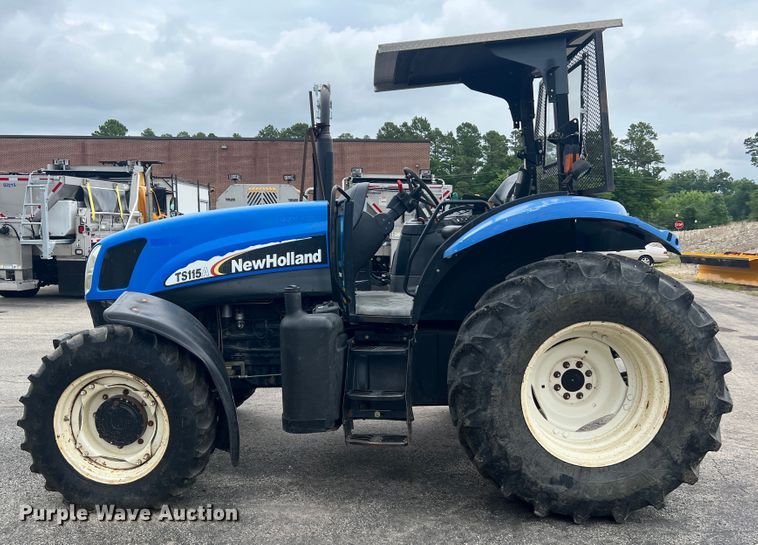 image for item JM9141 2005 New Holland TS115A  MFWD tractor