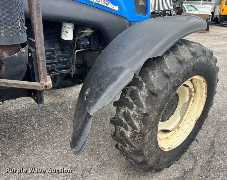 image for item JM9141 2005 New Holland TS115A  MFWD tractor