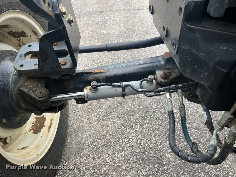 image for item JM9141 2005 New Holland TS115A  MFWD tractor