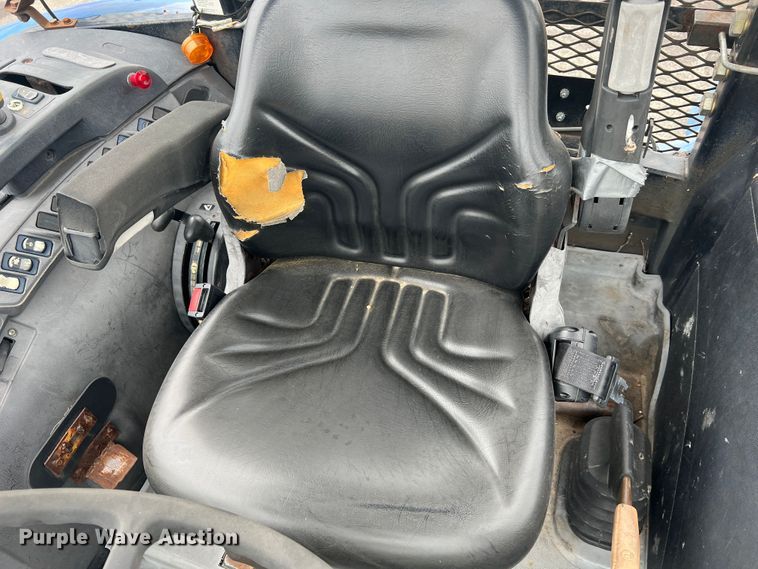 image for item JM9141 2005 New Holland TS115A  MFWD tractor