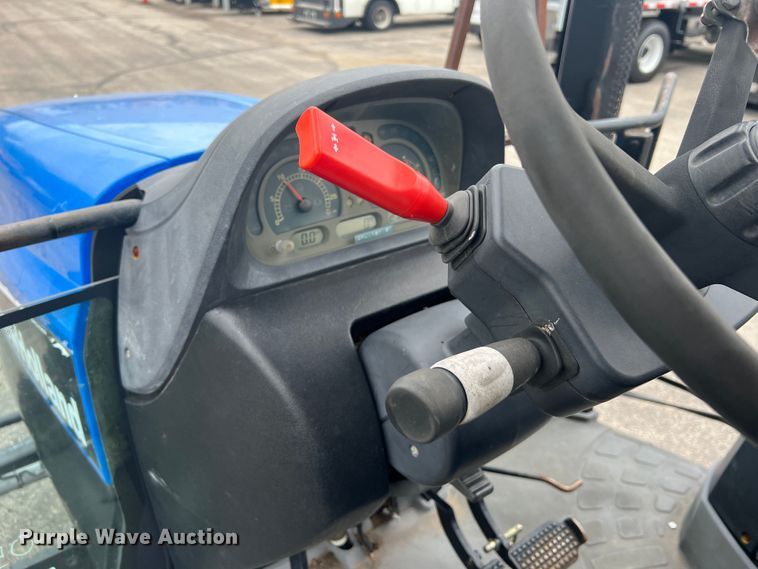 image for item JM9141 2005 New Holland TS115A  MFWD tractor