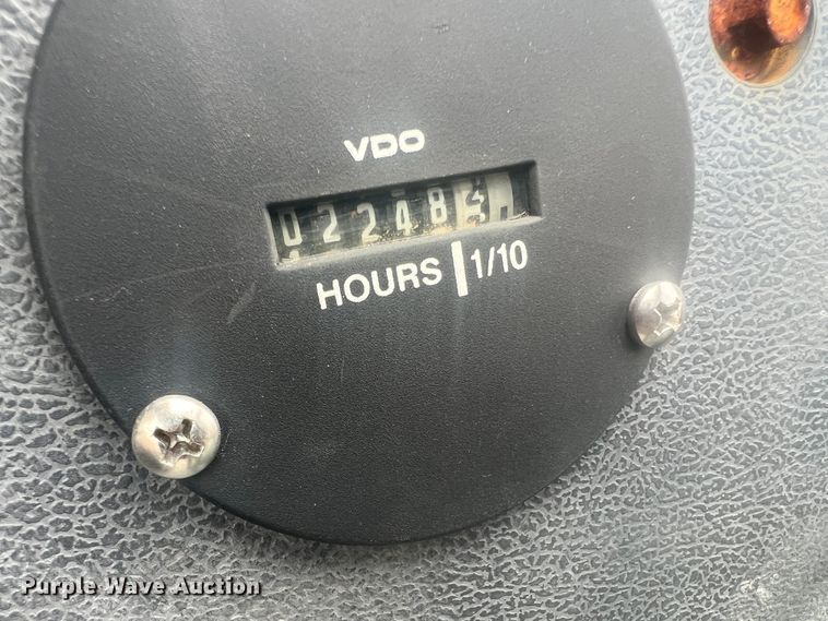 image for item JM9141 2005 New Holland TS115A  MFWD tractor