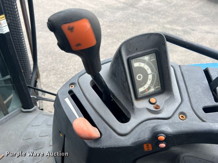 image for item JM9141 2005 New Holland TS115A  MFWD tractor