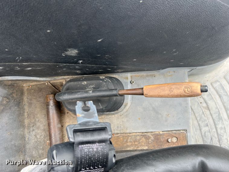 image for item JM9141 2005 New Holland TS115A  MFWD tractor