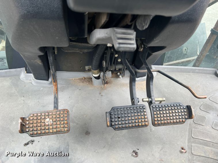 image for item JM9141 2005 New Holland TS115A  MFWD tractor