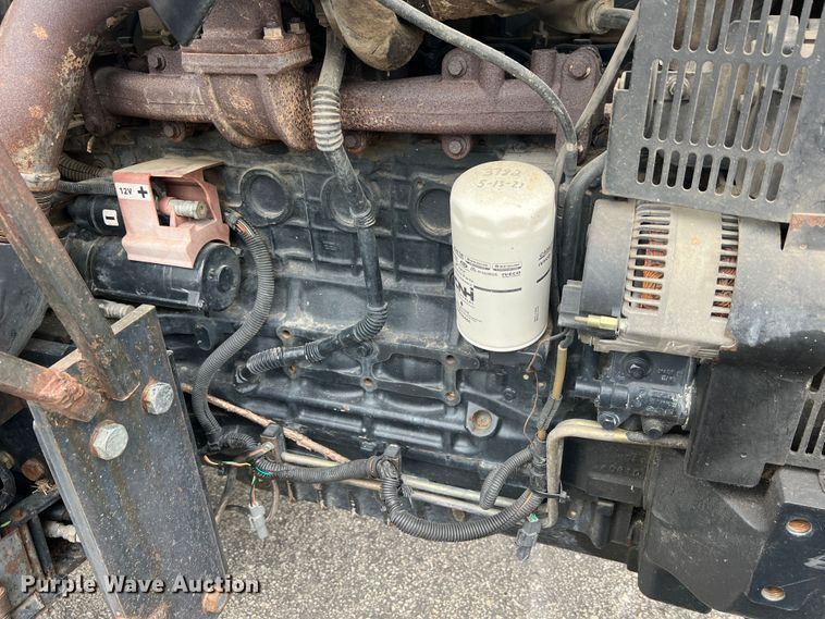 image for item JM9141 2005 New Holland TS115A  MFWD tractor