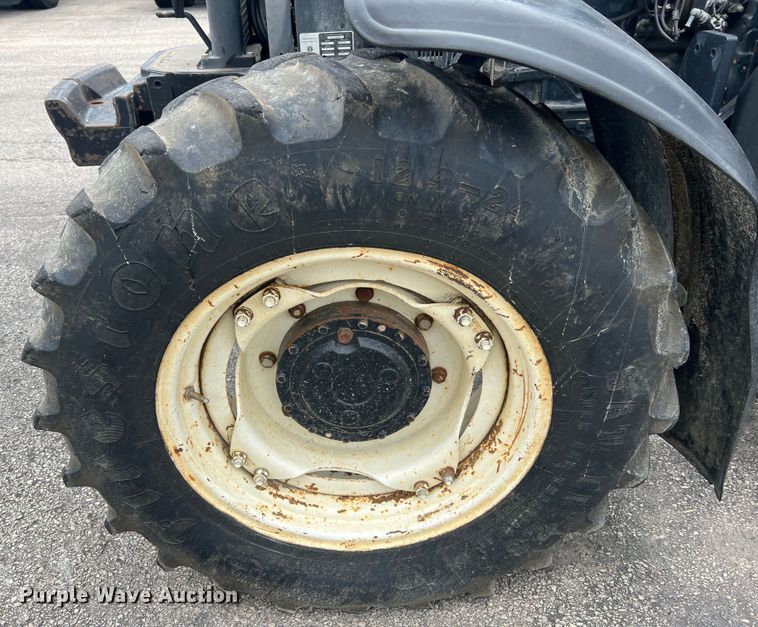 image for item JM9141 2005 New Holland TS115A  MFWD tractor