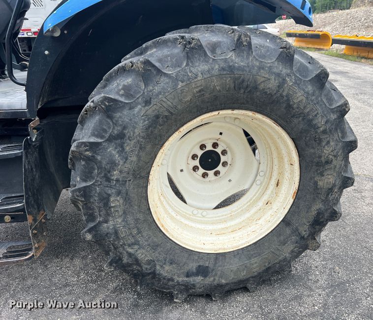 image for item JM9141 2005 New Holland TS115A  MFWD tractor