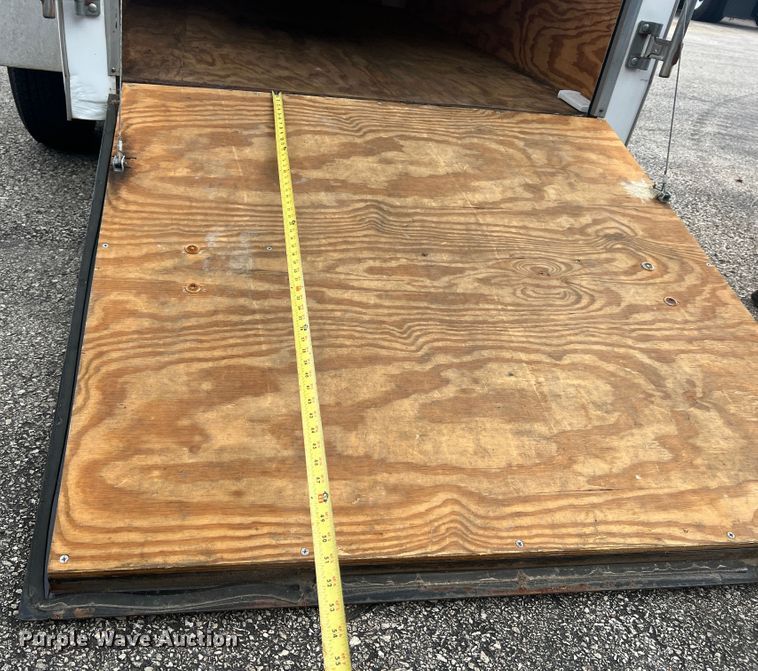 image for item JM9142 2001 Doolittle  enclosed cargo trailer
