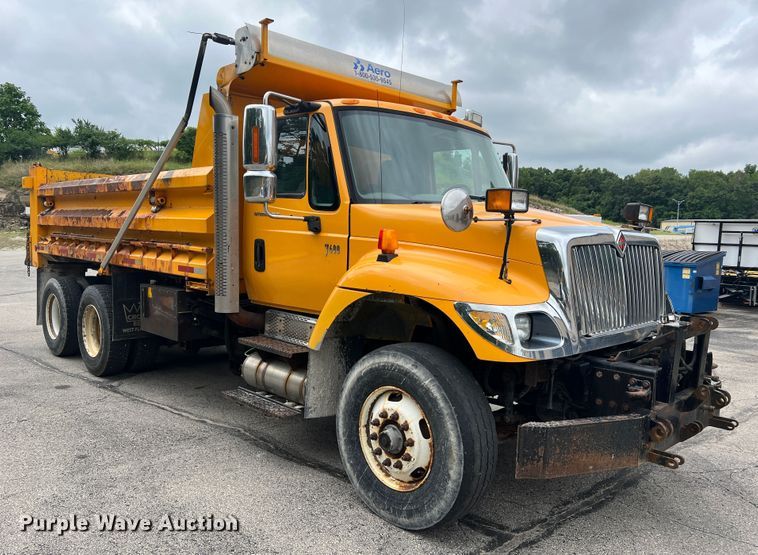 image for item JM9145 2007 International 7400  dump truck