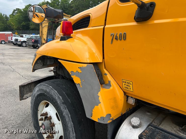 image for item JM9145 2007 International 7400  dump truck