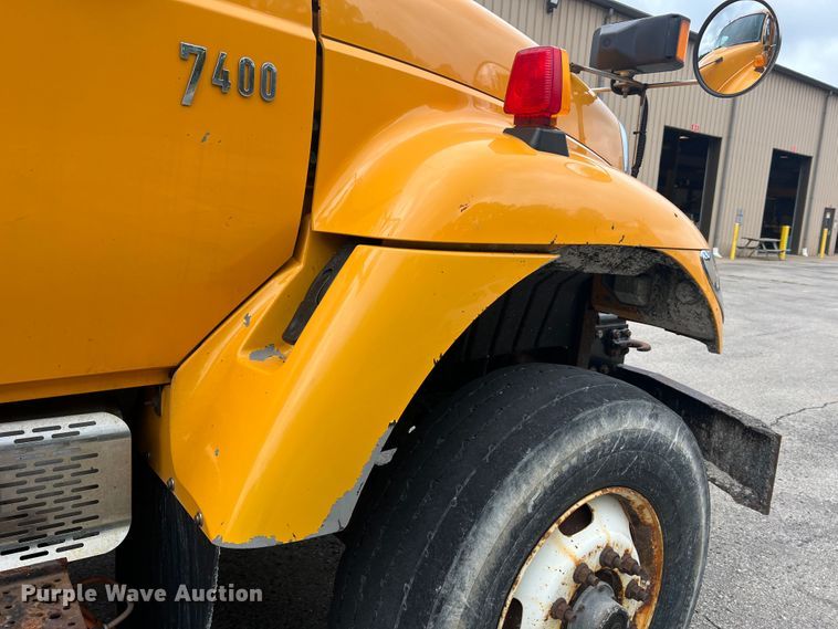 image for item JM9145 2007 International 7400  dump truck