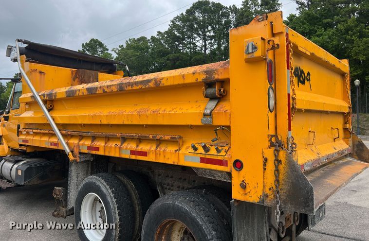 image for item JM9145 2007 International 7400  dump truck