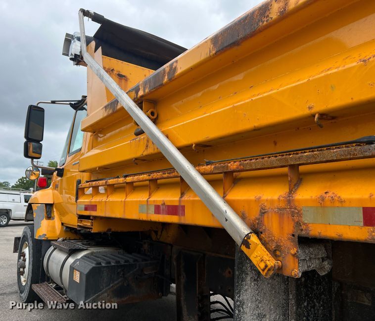 image for item JM9145 2007 International 7400  dump truck