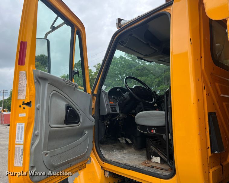 image for item JM9145 2007 International 7400  dump truck