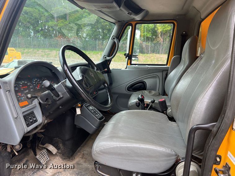 image for item JM9145 2007 International 7400  dump truck