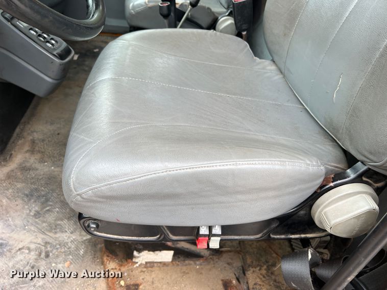 image for item JM9145 2007 International 7400  dump truck