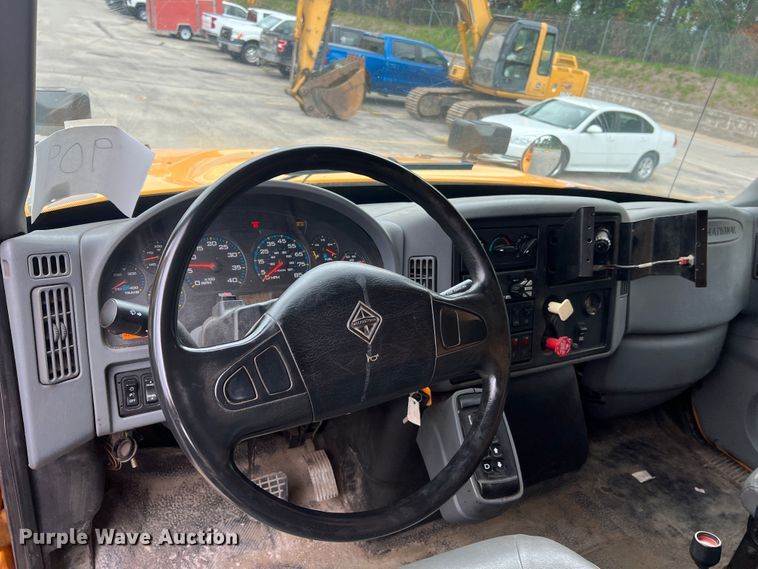 image for item JM9145 2007 International 7400  dump truck