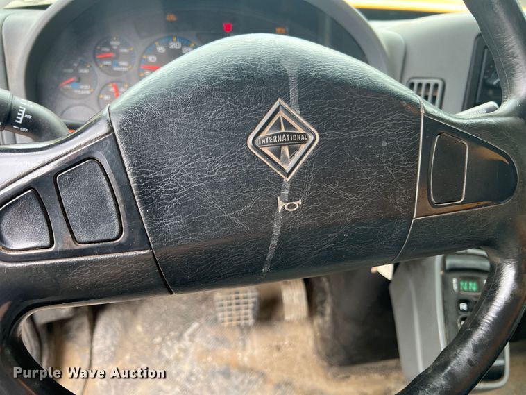 image for item JM9145 2007 International 7400  dump truck