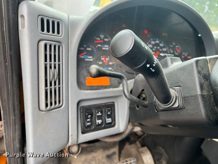 image for item JM9145 2007 International 7400  dump truck