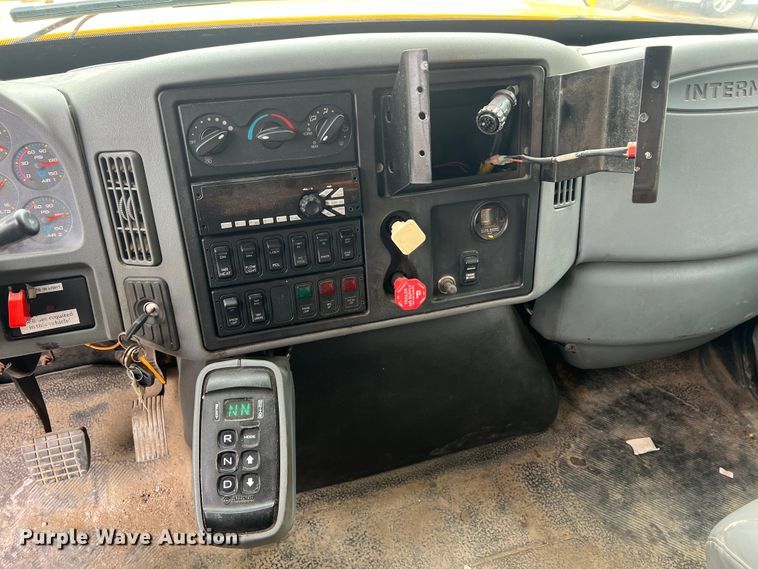 image for item JM9145 2007 International 7400  dump truck