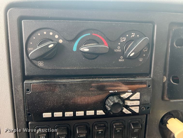 image for item JM9145 2007 International 7400  dump truck