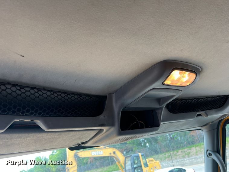 image for item JM9145 2007 International 7400  dump truck