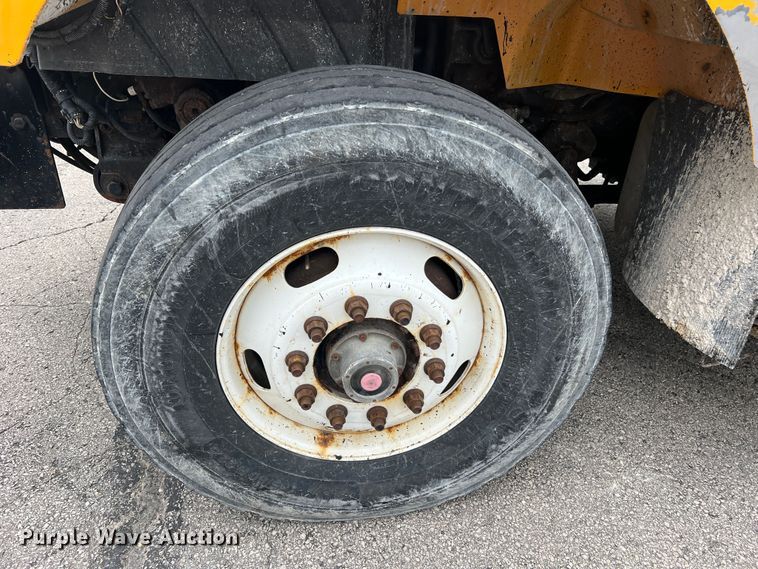 image for item JM9145 2007 International 7400  dump truck