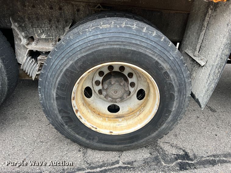 image for item JM9145 2007 International 7400  dump truck