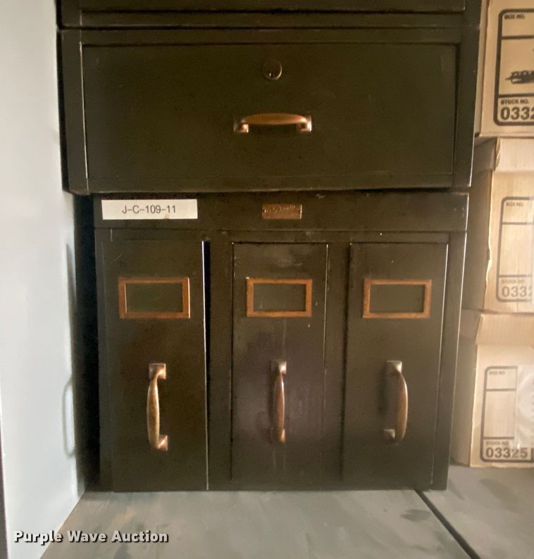 image for item JW9484 (8) file cabinets