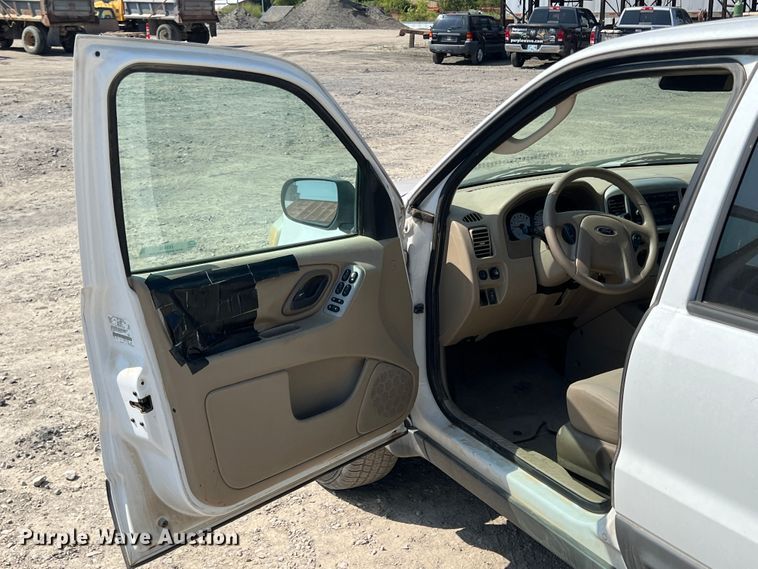 image for item JX9416 2006 Ford Escape XLT  SUV