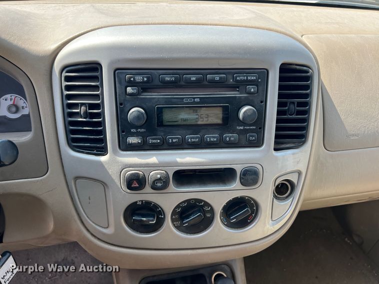 image for item JX9416 2006 Ford Escape XLT  SUV