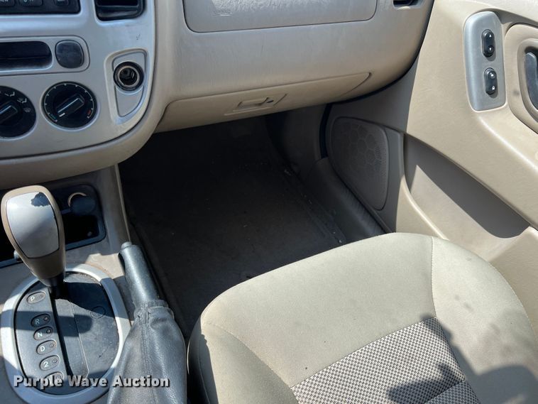 image for item JX9416 2006 Ford Escape XLT  SUV