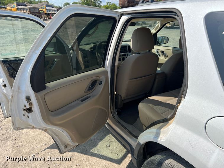 image for item JX9416 2006 Ford Escape XLT  SUV