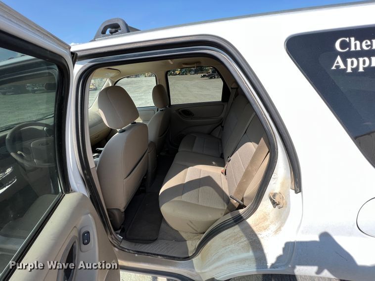 image for item JX9416 2006 Ford Escape XLT  SUV