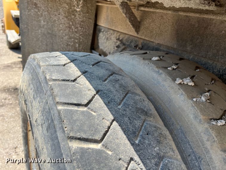 image for item JX9418 2006 Sterling L7500  dump truck