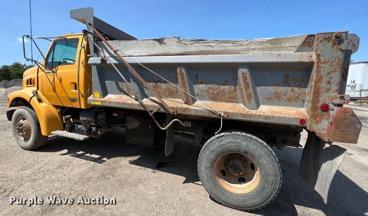 image for item JX9420 2006 Sterling L7500  dump truck