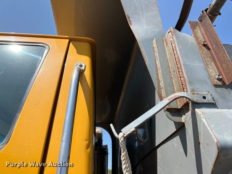 image for item JX9420 2006 Sterling L7500  dump truck