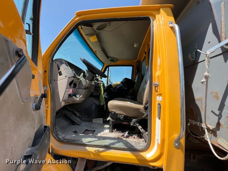 image for item JX9420 2006 Sterling L7500  dump truck