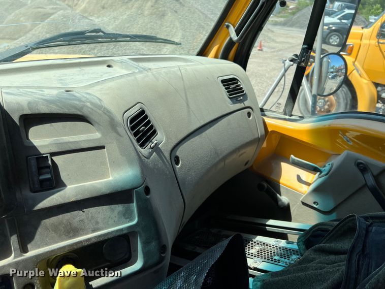 image for item JX9420 2006 Sterling L7500  dump truck