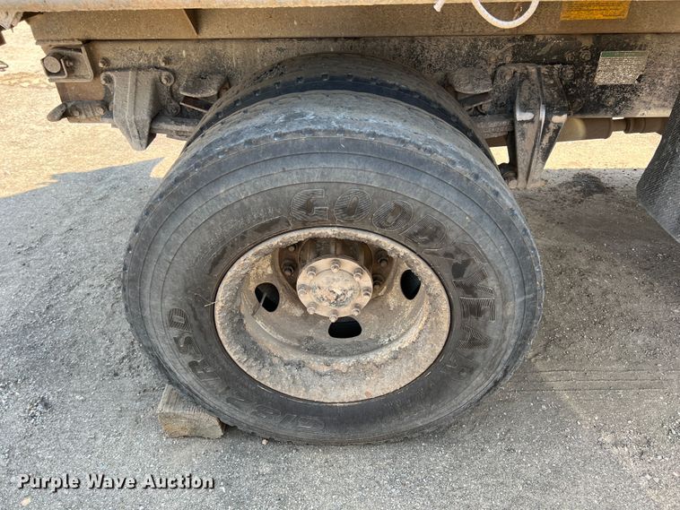 image for item JX9420 2006 Sterling L7500  dump truck