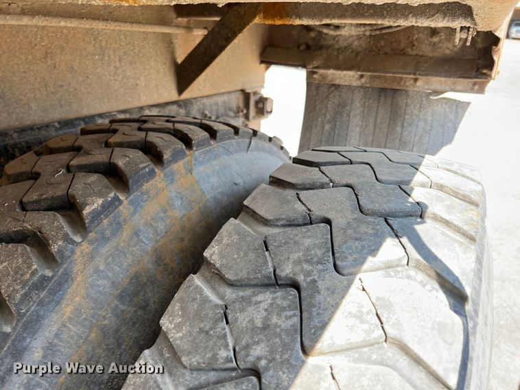 image for item JX9420 2006 Sterling L7500  dump truck