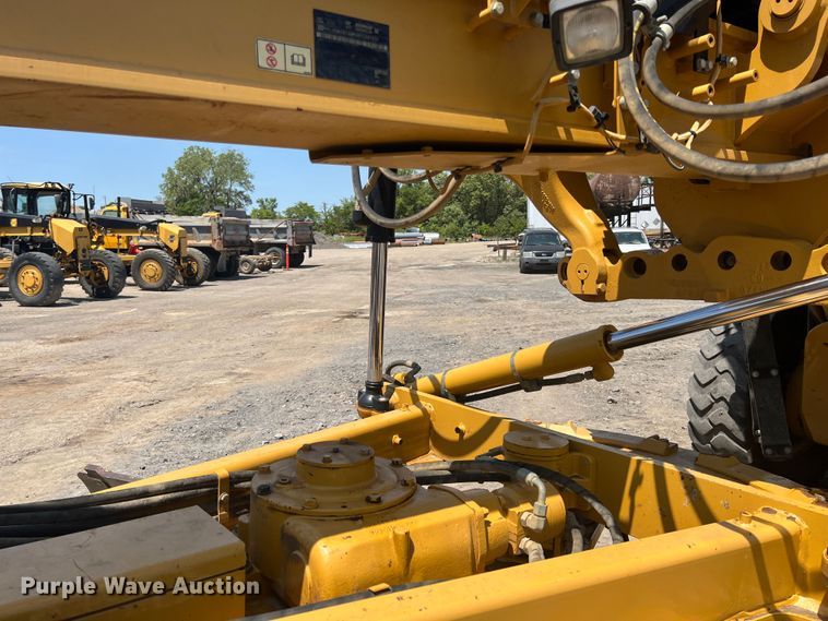 image for item JX9422 2011 Caterpillar 120M  motor grader