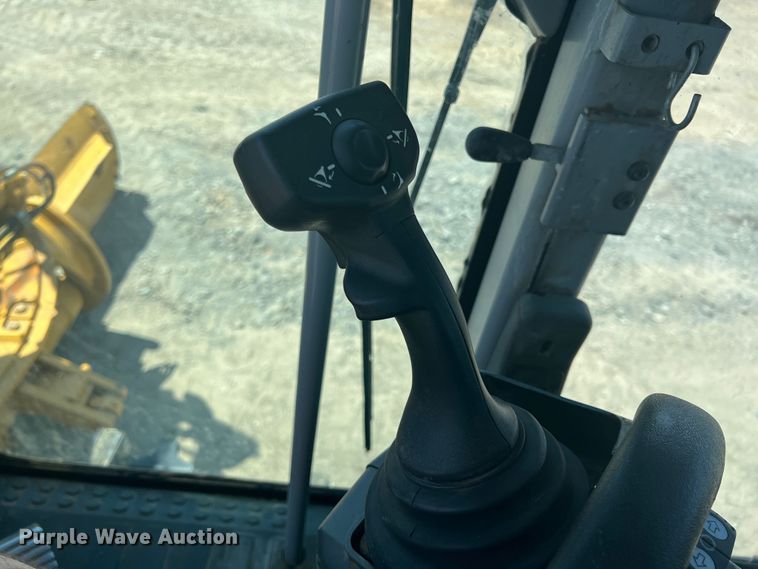 image for item JX9422 2011 Caterpillar 120M  motor grader