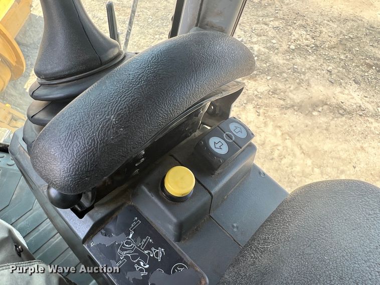 image for item JX9422 2011 Caterpillar 120M  motor grader