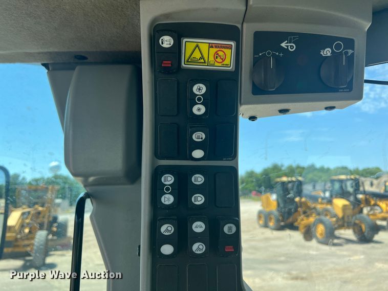 image for item JX9422 2011 Caterpillar 120M  motor grader