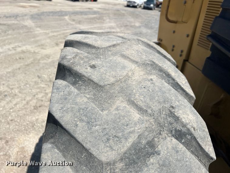 image for item JX9428 2007 Caterpillar 12H  motor grader