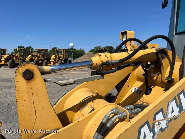 image for item JX9429 2002 John Deere 444H  wheel loader